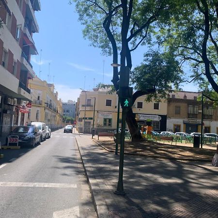 La Casita De La Puerta De Carmona Apartment Севиля Екстериор снимка