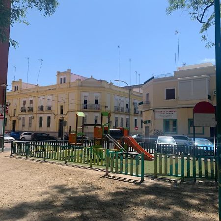 La Casita De La Puerta De Carmona Apartment Севиля Екстериор снимка