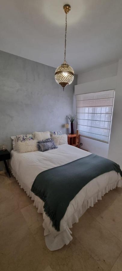 La Casita De La Puerta De Carmona Apartment Севиля Екстериор снимка