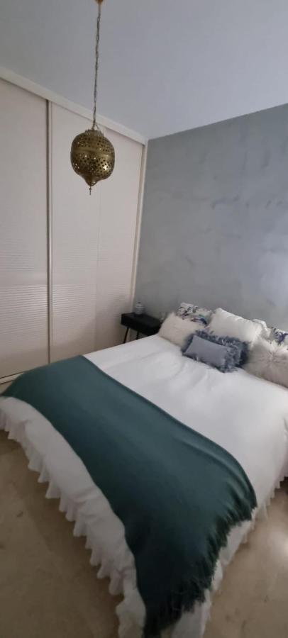 La Casita De La Puerta De Carmona Apartment Севиля Екстериор снимка